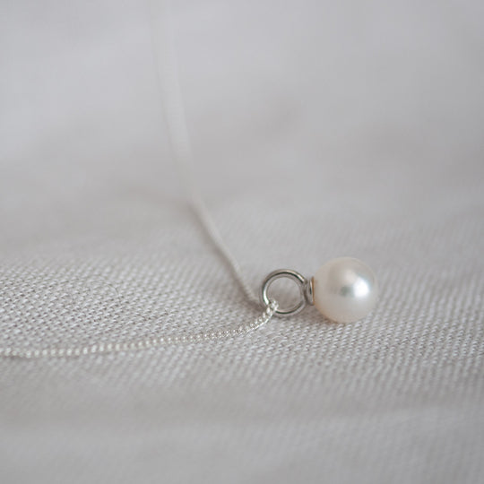 Molly Mini 6mm Round Pearl Pendant Necklace