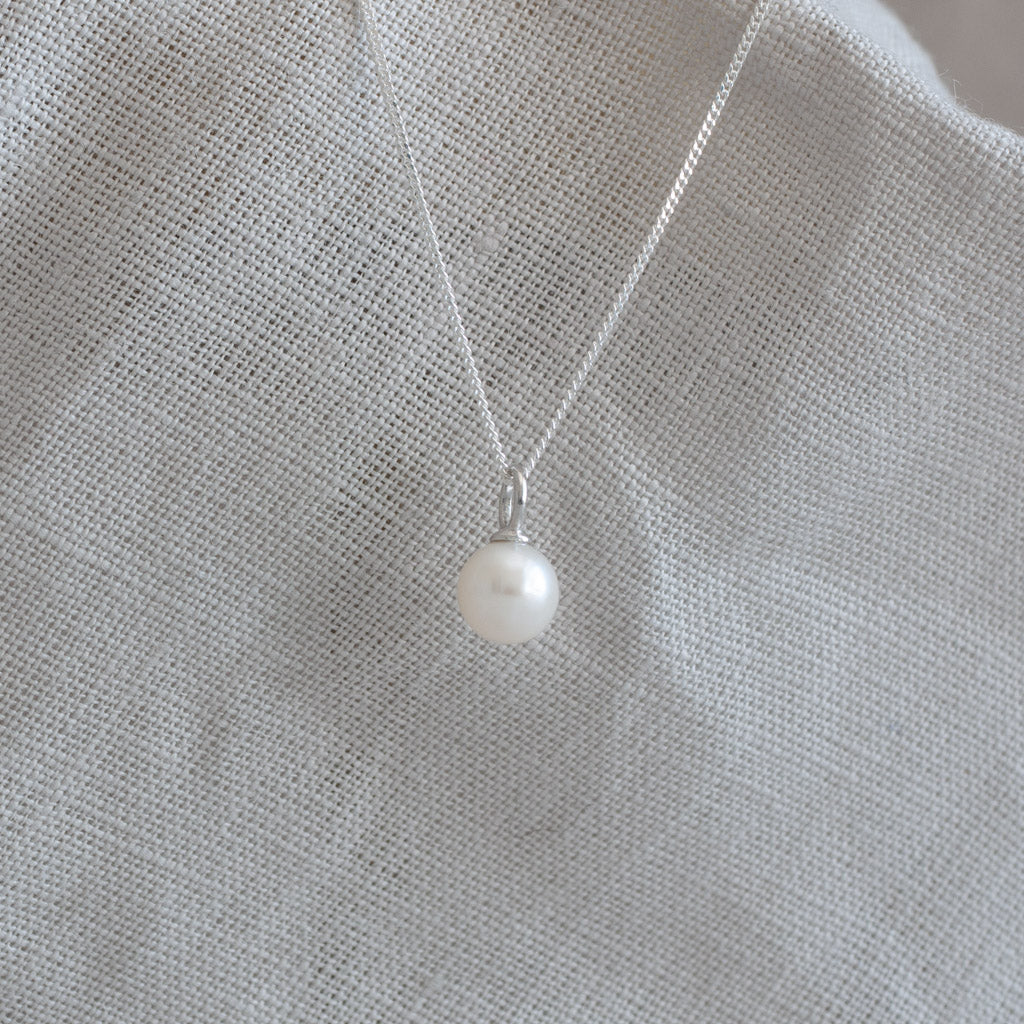 Molly Mini 6mm Round Pearl Pendant Necklace