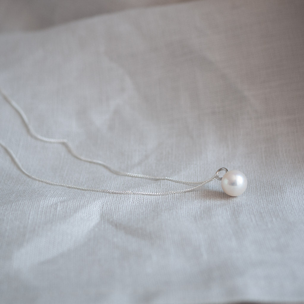 Molly Mini 6mm Round Pearl Pendant Necklace