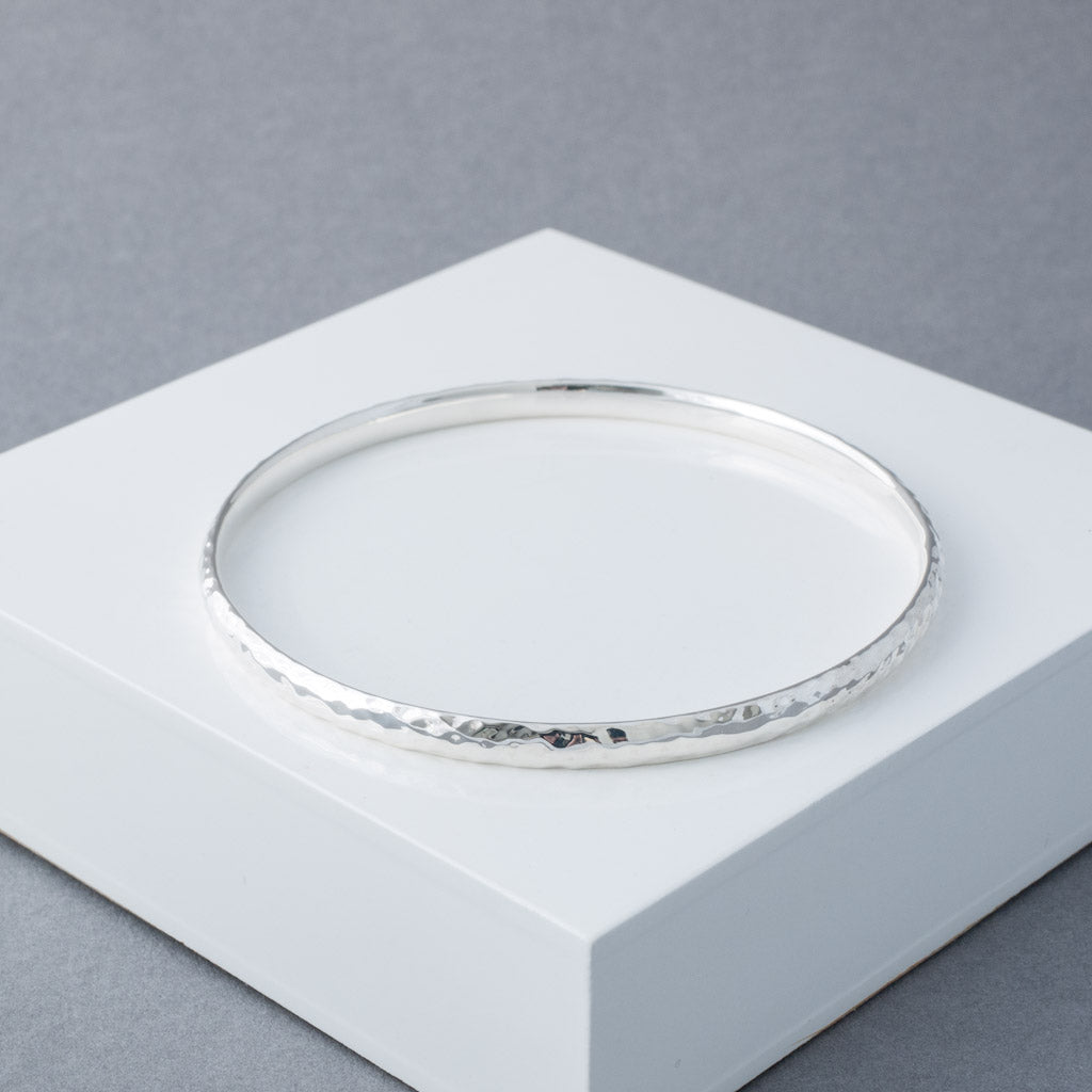 Erin Sterling Silver Classic 4mm Hammered Court Bangle