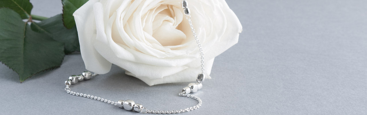 Choker and Short Necklaces