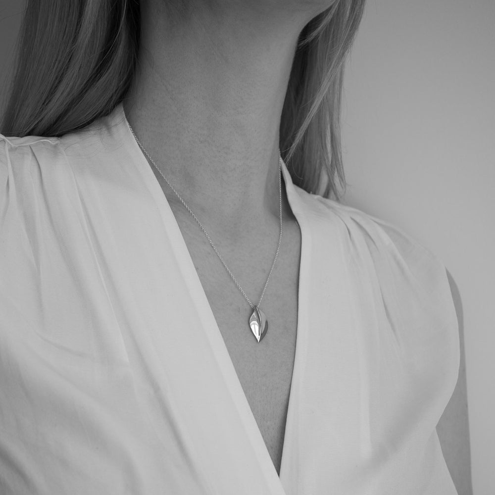 Etta Sterling Silver Leaf Pendant Necklace