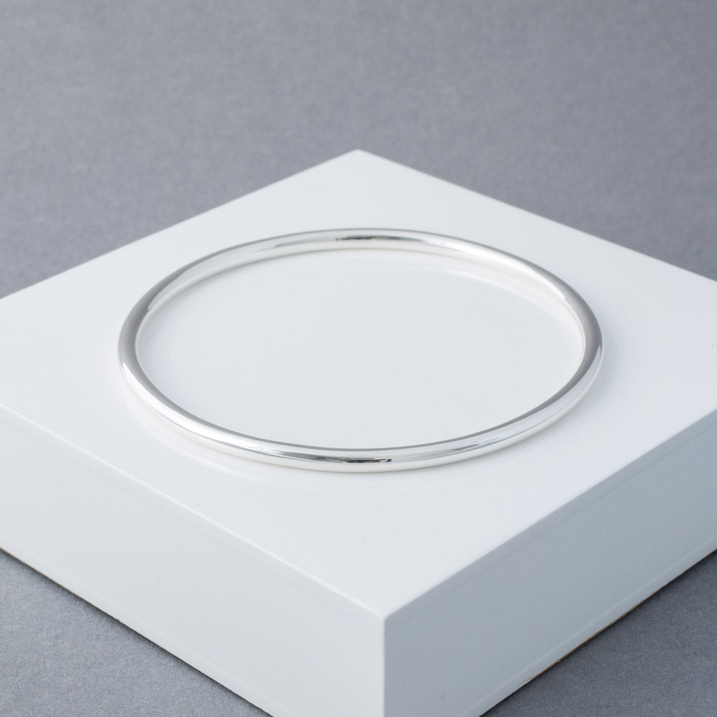 Classic Plain Round Solid Silver Bangle